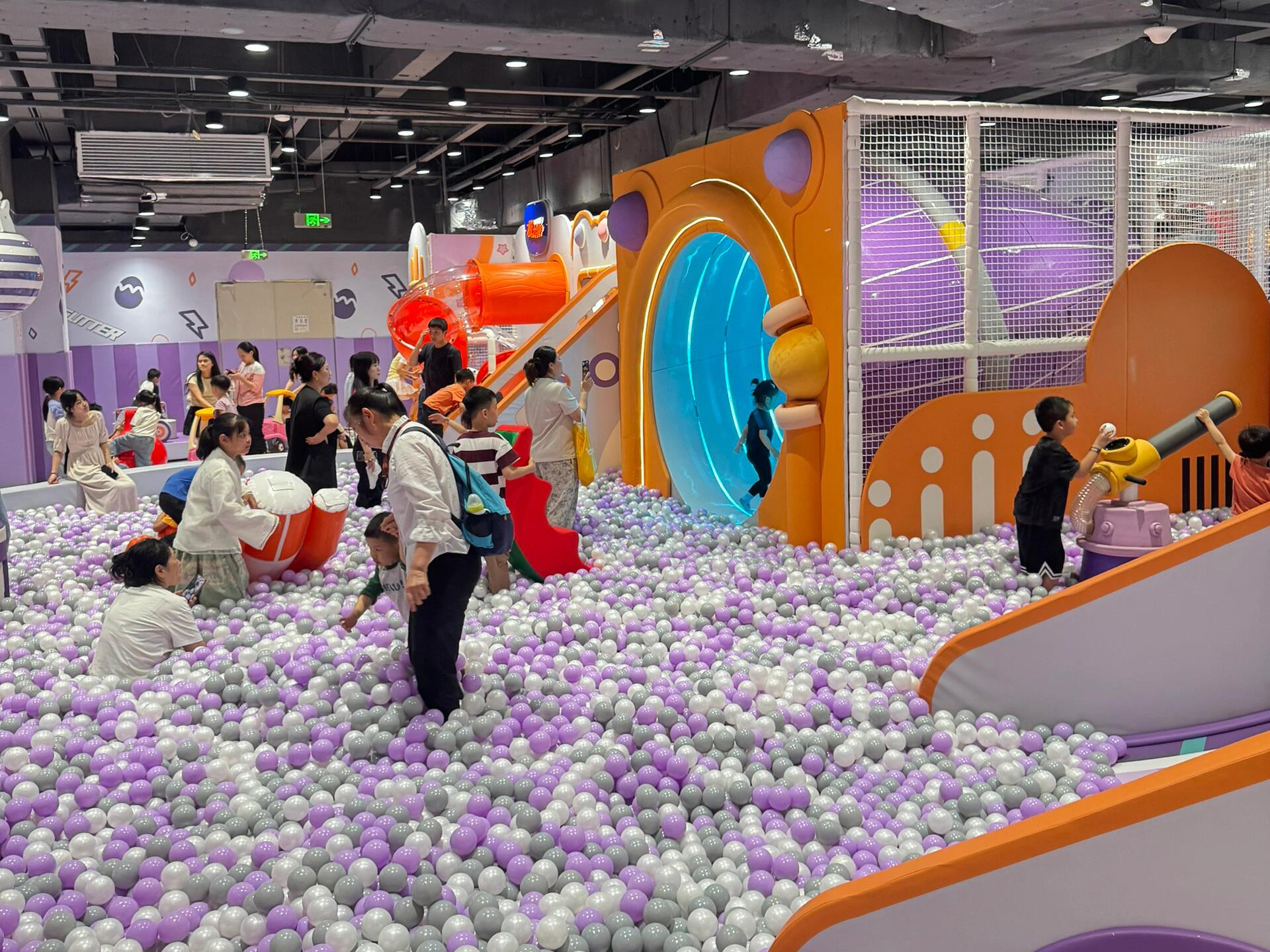 超全室内儿童游乐场设备分类指南