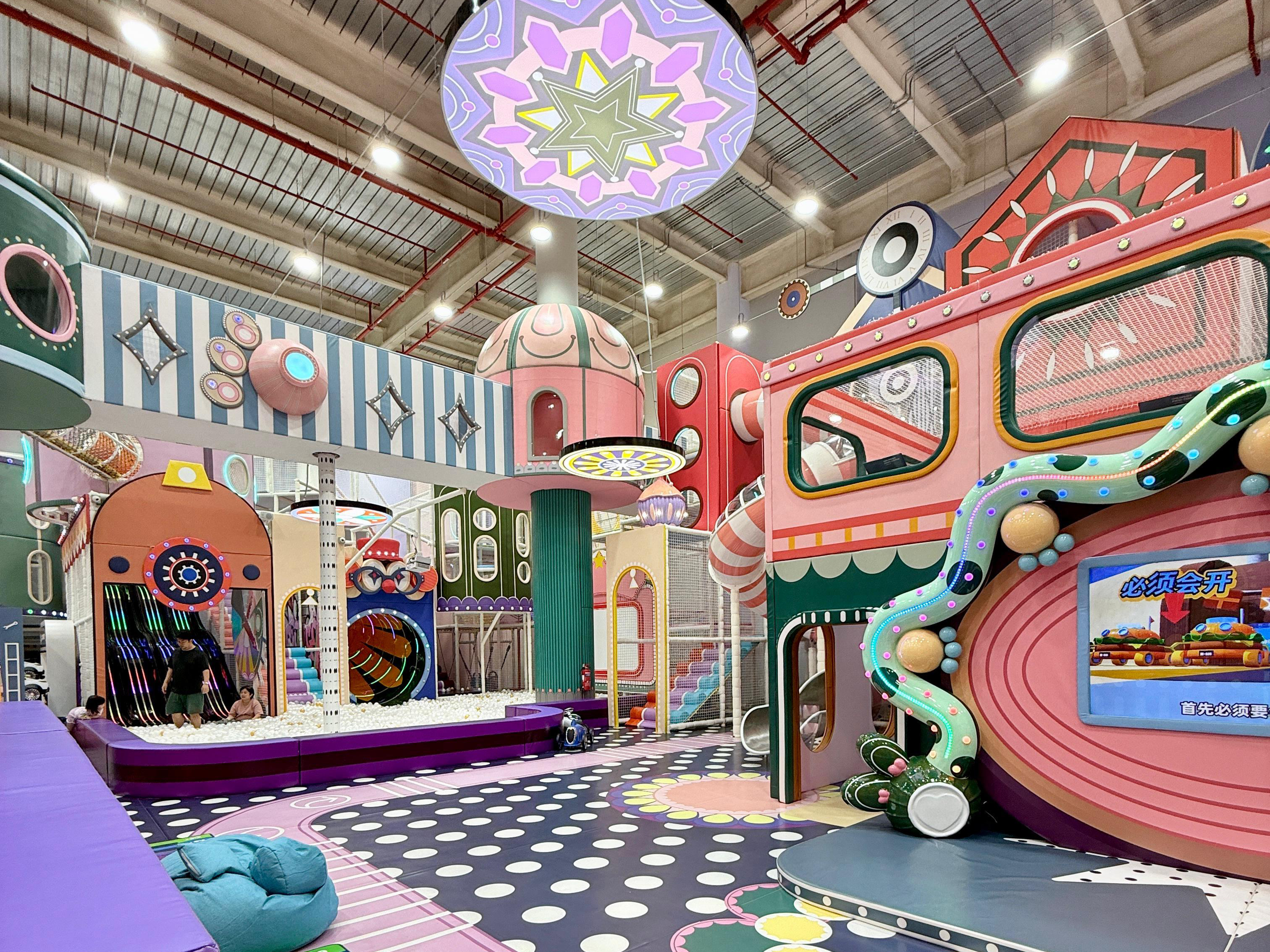 开室内游乐场对场地有什么要求？