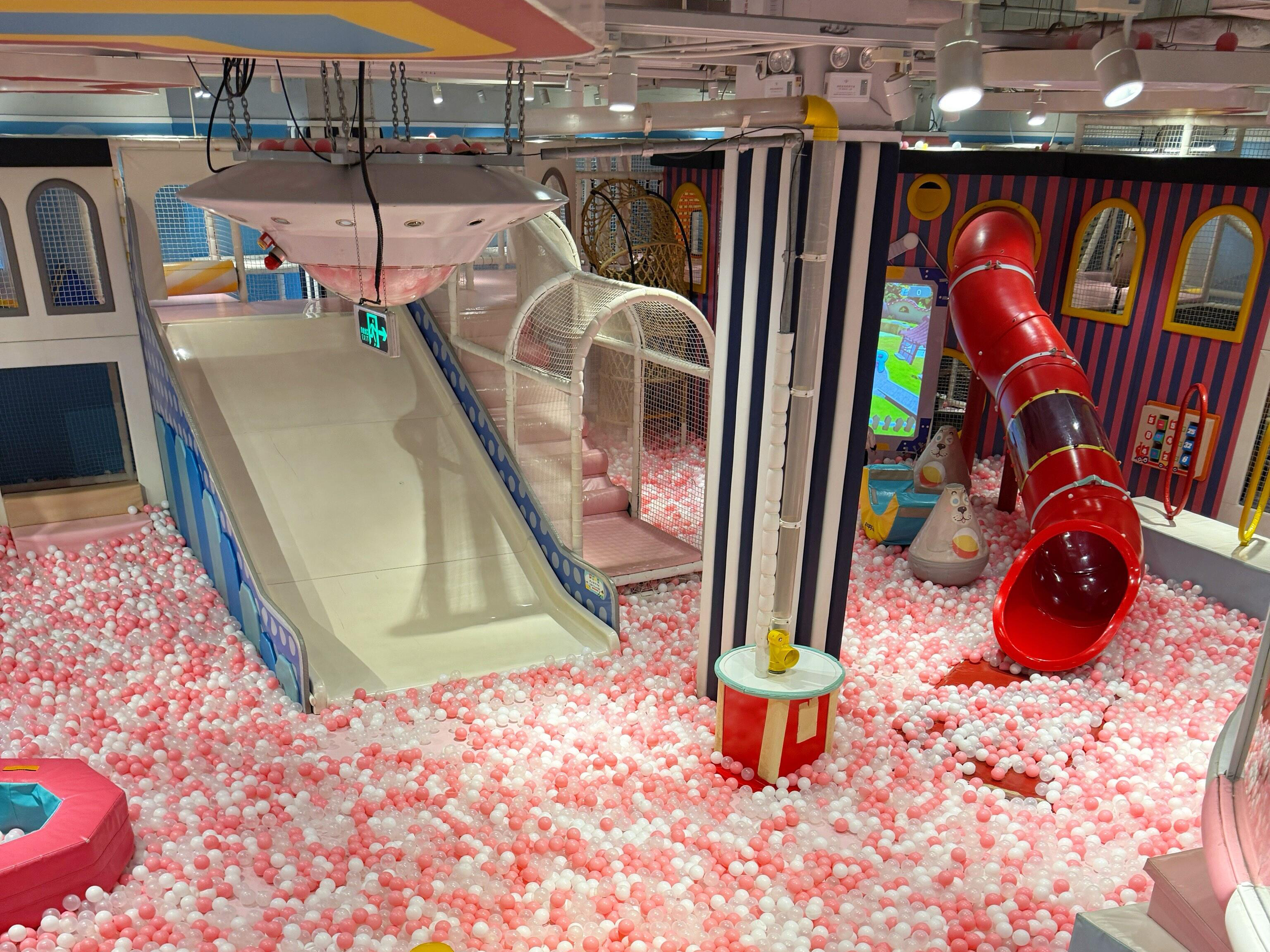 儿童乐园员工培训：游戏和活动的设计组织